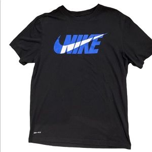 Men’s Nike Dri Fit Large cotton and Polyester T-shirt. The NikeTee